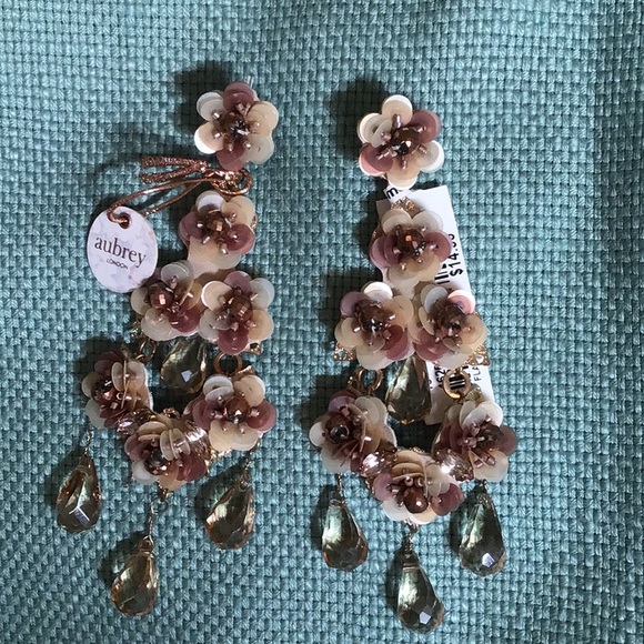 Earrings - Picture 1 of 2